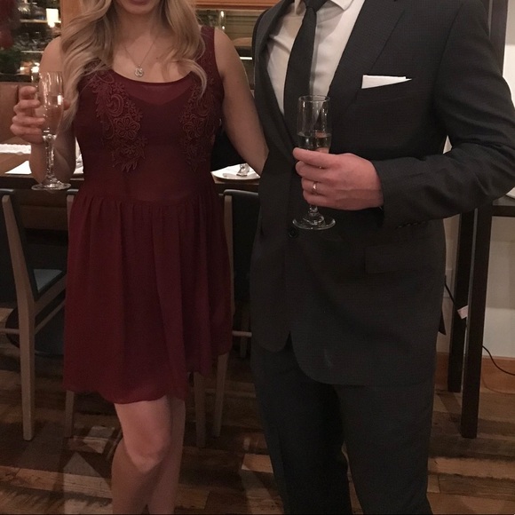 Tobi burgundy dress - Picture 3 of 3